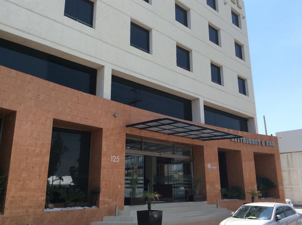 Hotel Soleil Business Class Celaya ภายนอก รูปภาพ