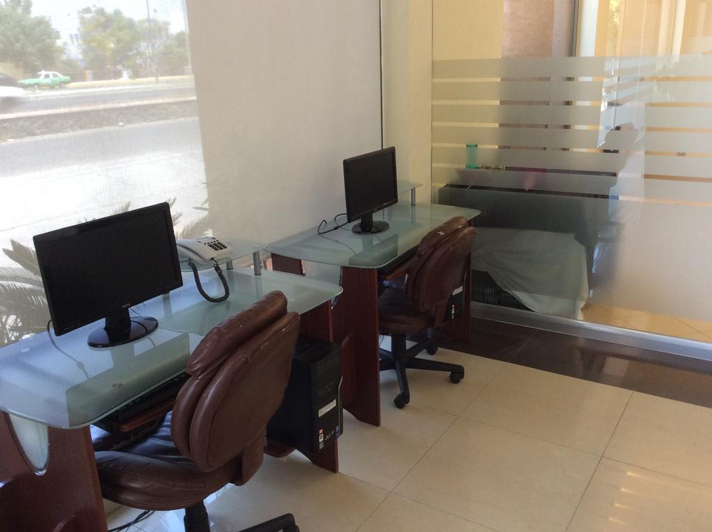 Hotel Soleil Business Class Celaya ภายนอก รูปภาพ
