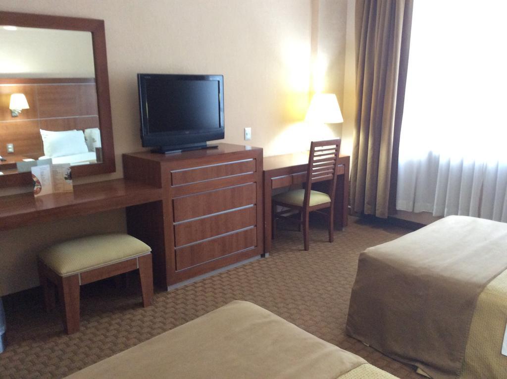 Hotel Soleil Business Class Celaya ภายนอก รูปภาพ