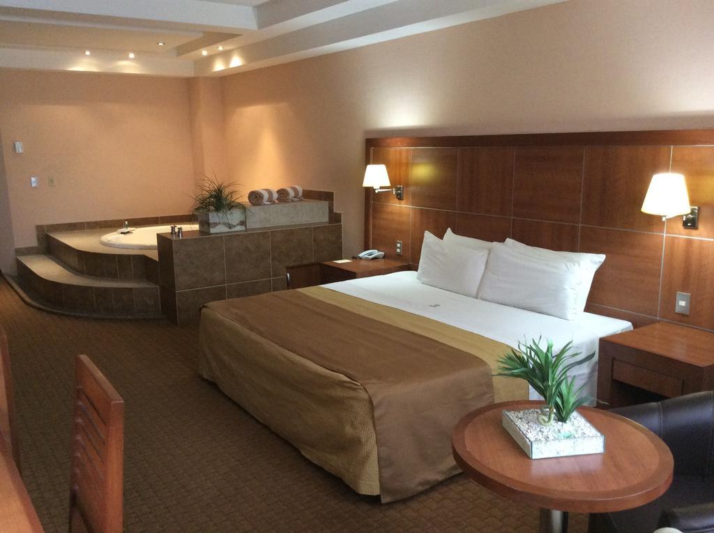 Hotel Soleil Business Class Celaya ห้อง รูปภาพ