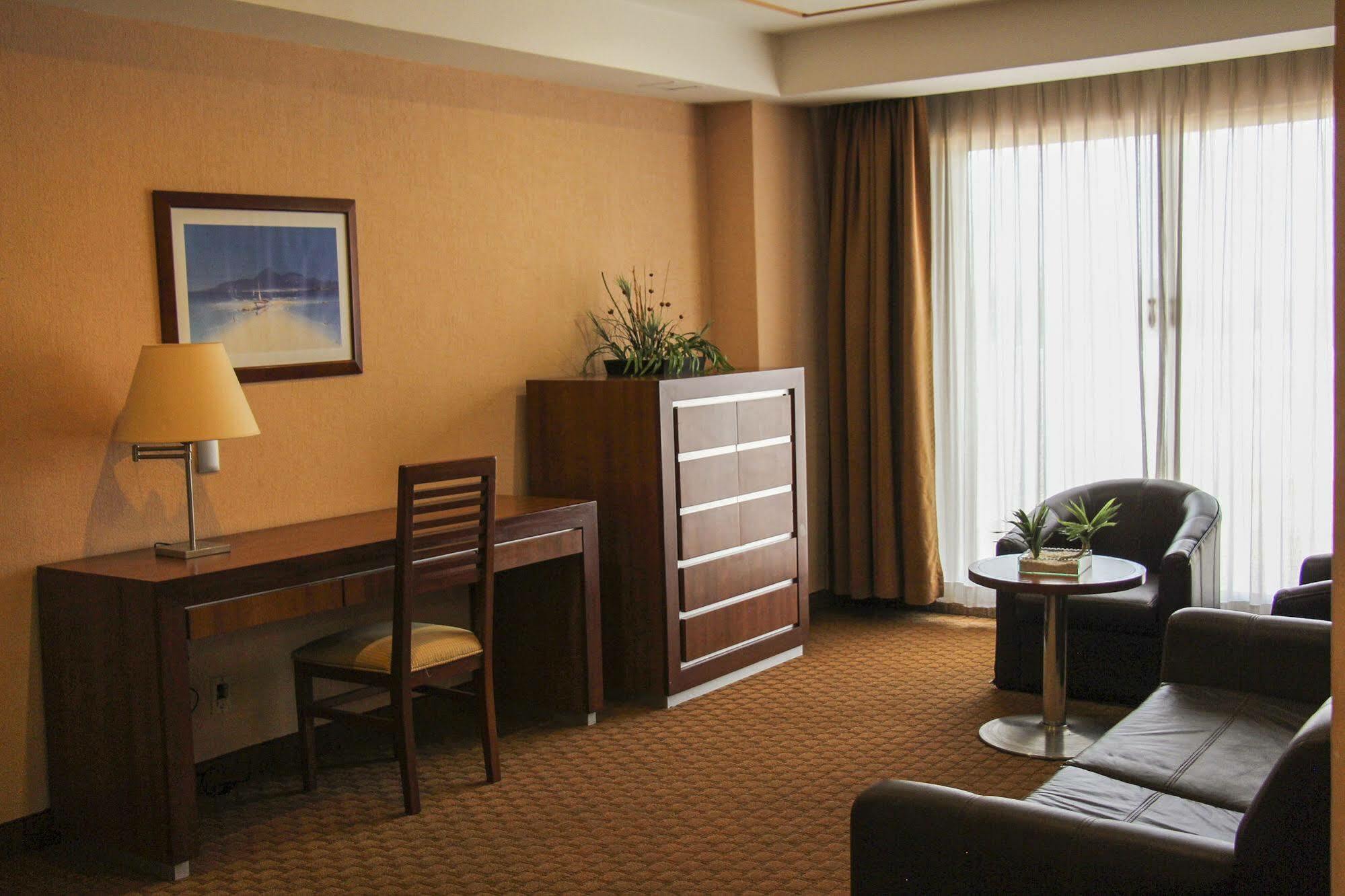 Hotel Soleil Business Class Celaya ภายนอก รูปภาพ